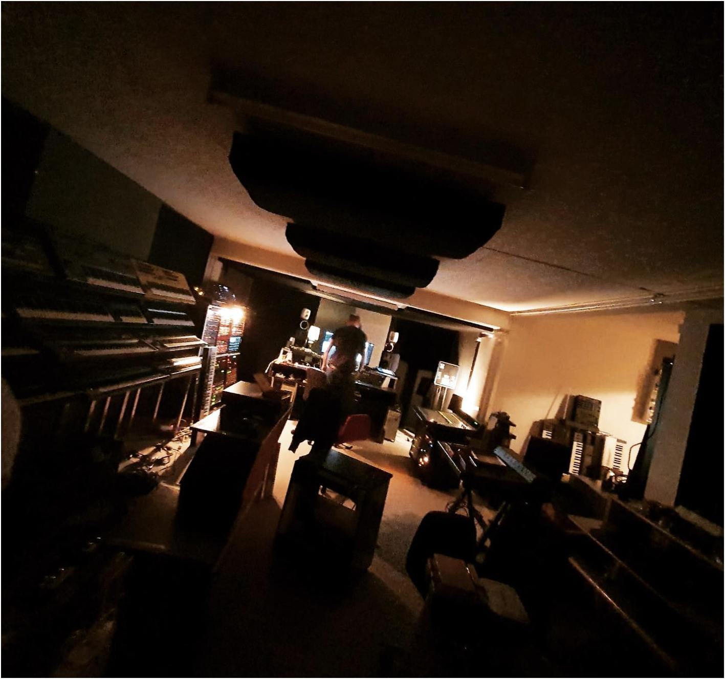 Studio-Setup mit Equipment